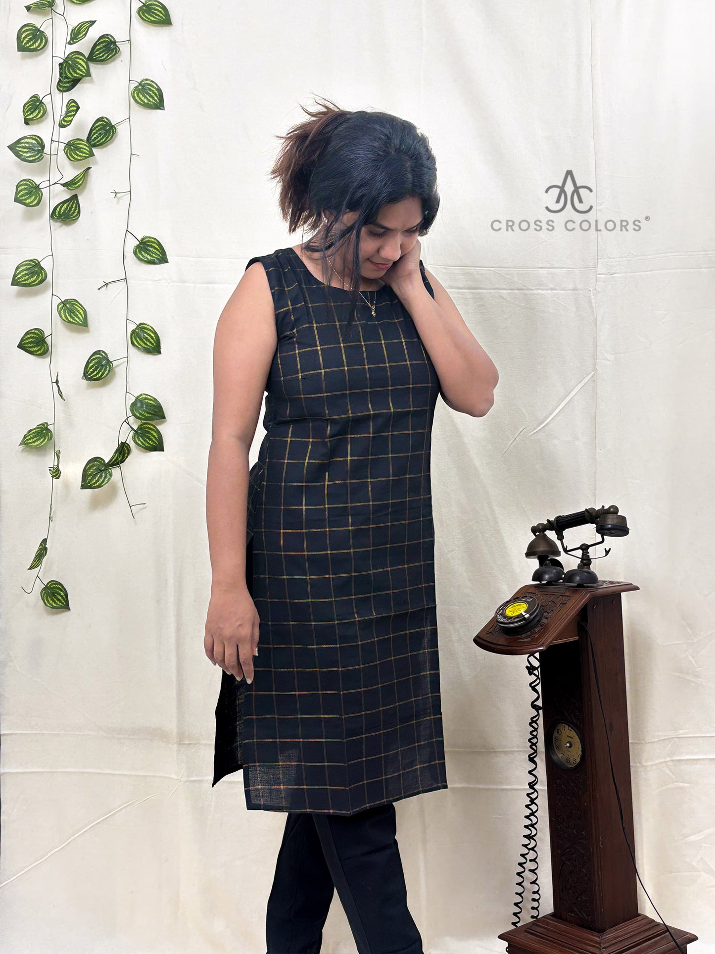 Elegant Black Cotton Sleeveless Kurta with Gold Zari Check Design